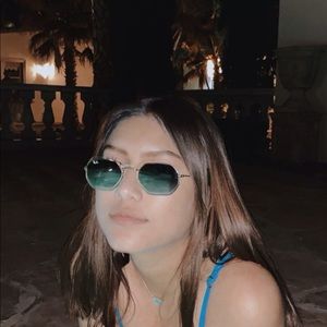 Meet your Posher, Marcella